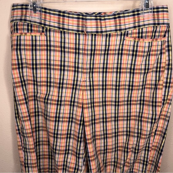 Size 6 Dockers Plaid Shorts Womens Orange Blue  Mid Rise Curvy Cotton Blend - Picture 3 of 10